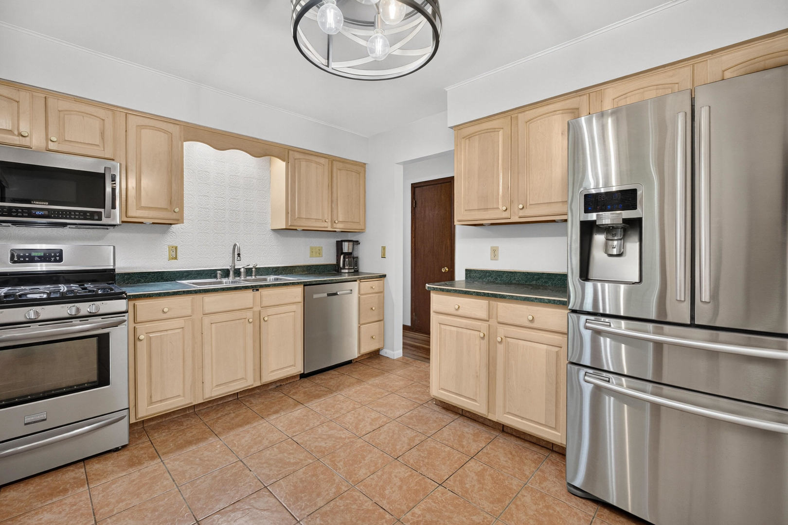 2928 Oxford Drive Property Photo 11
