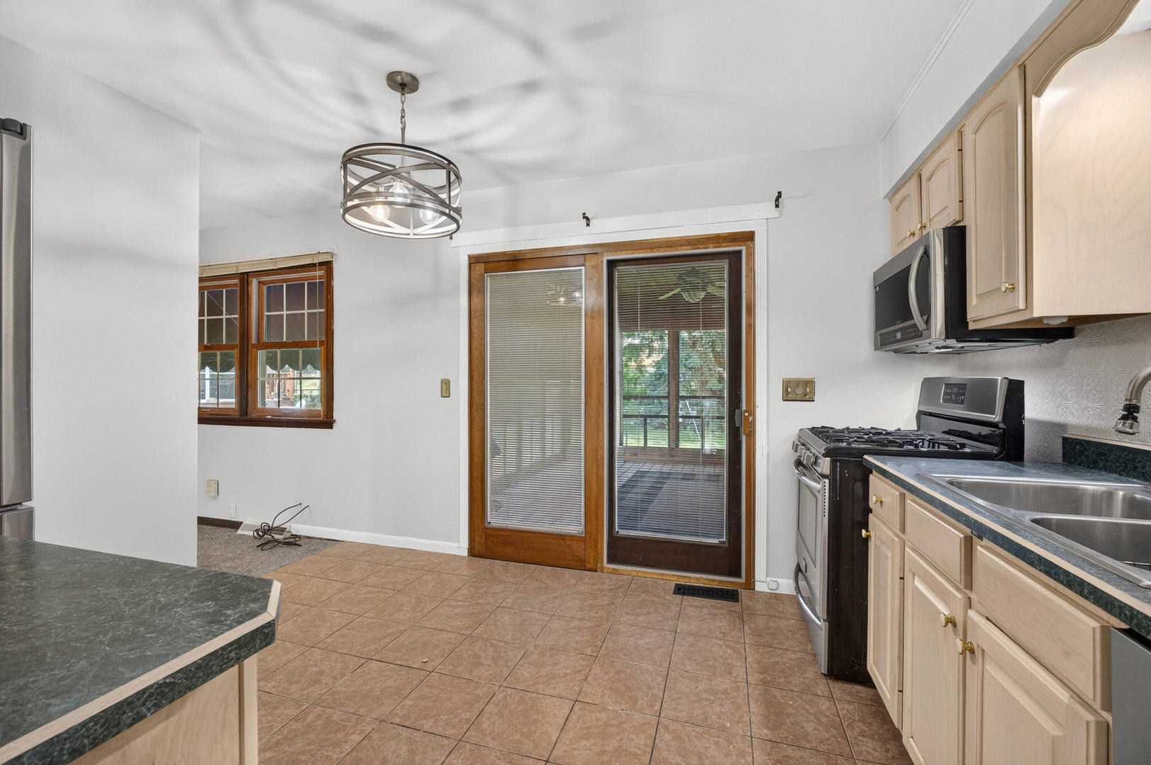 2928 Oxford Drive Property Photo 13