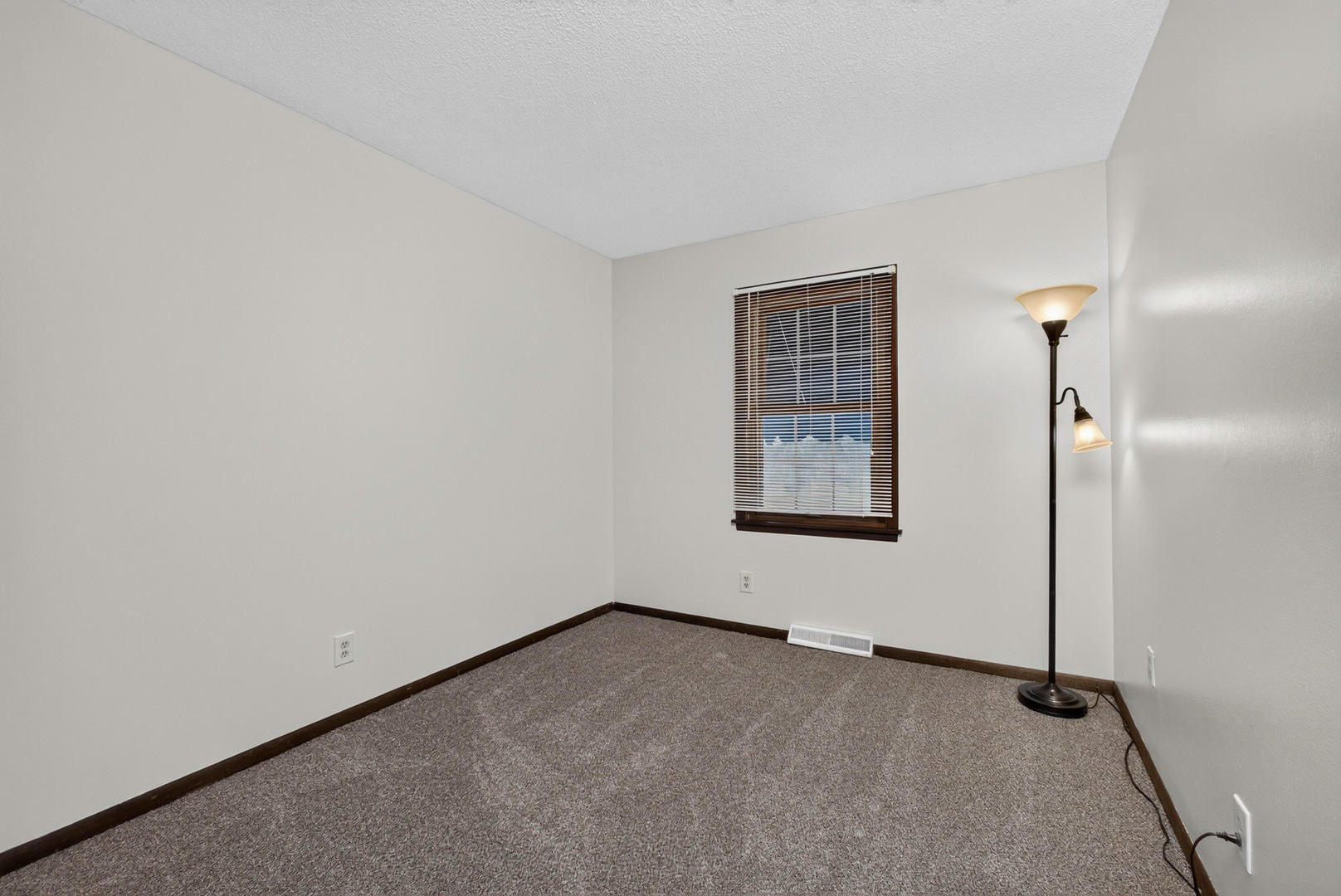 2928 Oxford Drive Property Photo 21