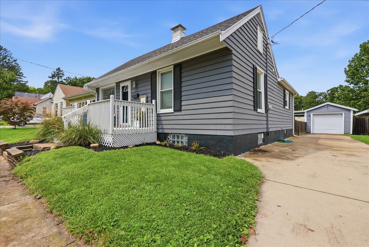 332 E Baker Street Property Photo 2