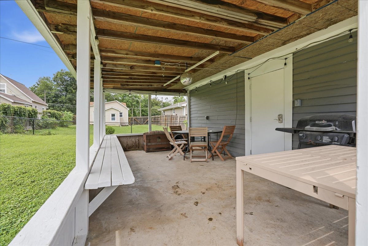 332 E Baker Street Property Photo 28