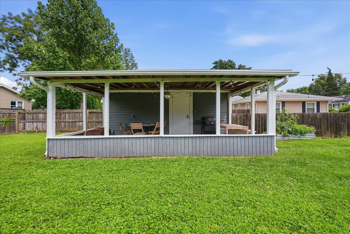 332 E Baker Street Property Photo 29