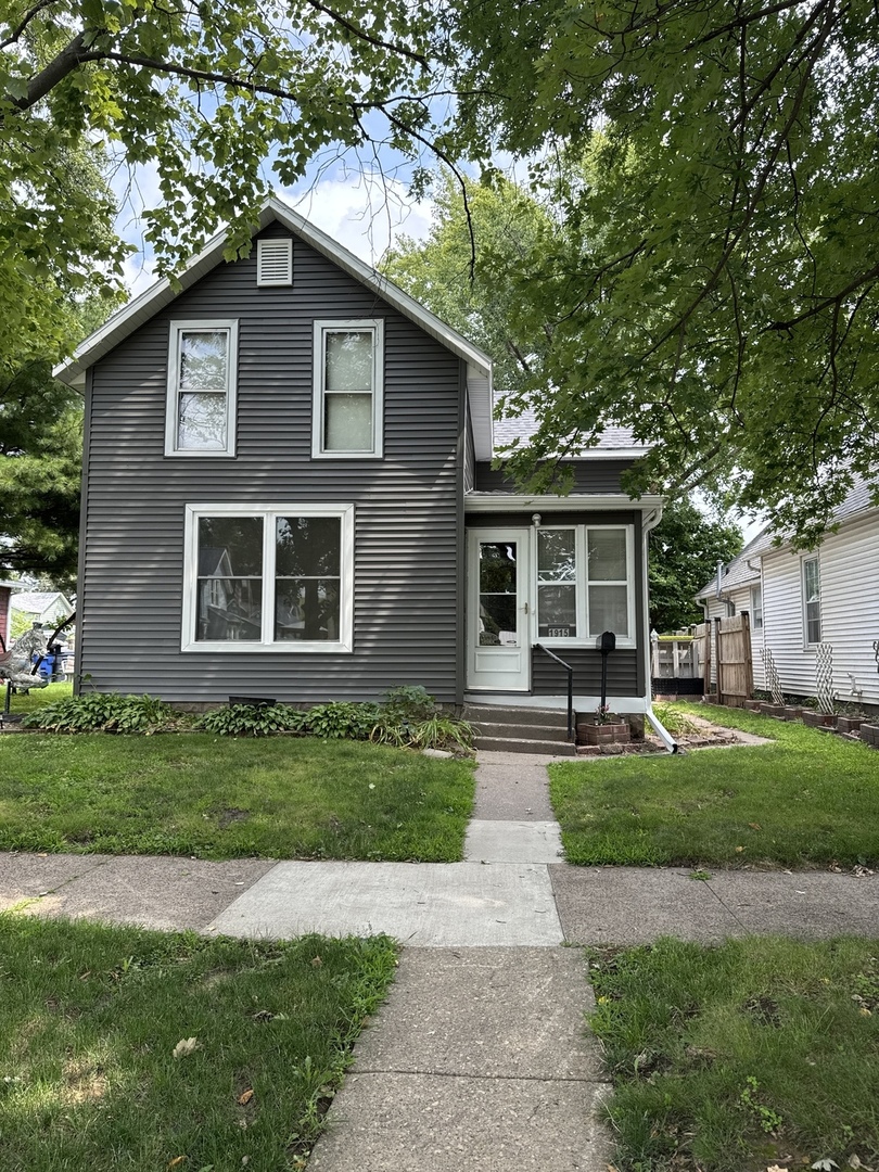 1915 Pershing Boulevard Property Photo 1