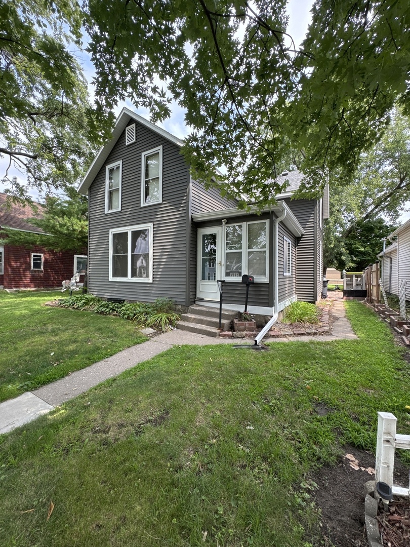 1915 Pershing Boulevard Property Photo 2