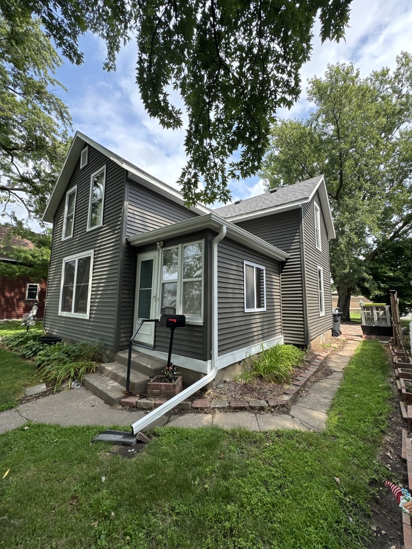 1915 Pershing Boulevard Property Photo 3