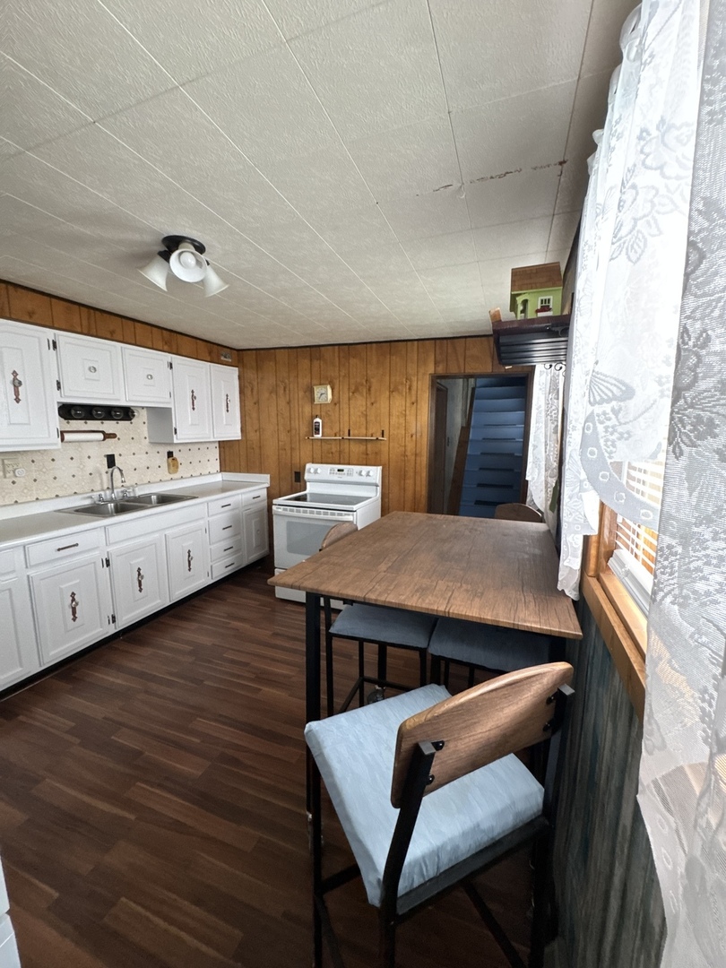 1915 Pershing Boulevard Property Photo 5