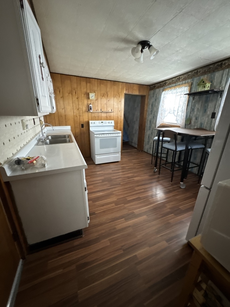 1915 Pershing Boulevard Property Photo 6