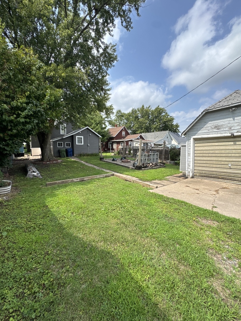 1915 Pershing Boulevard Property Photo 17