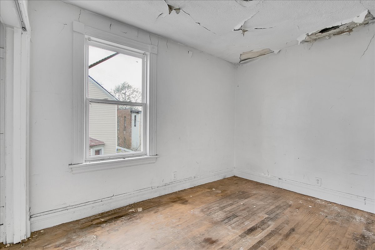 912 W 87th Street Property Photo 6