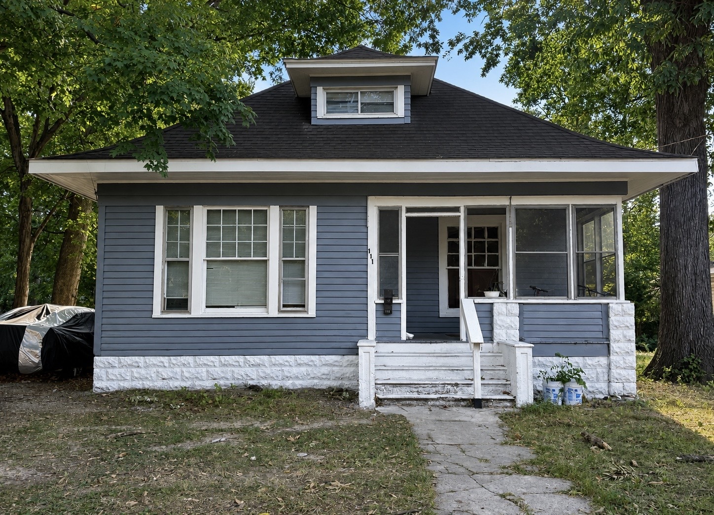 111 S Forest Avenue Property Photo 1