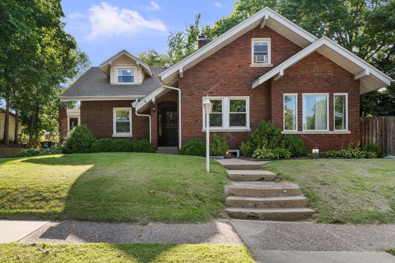 1187 27th Street Property Photo 1