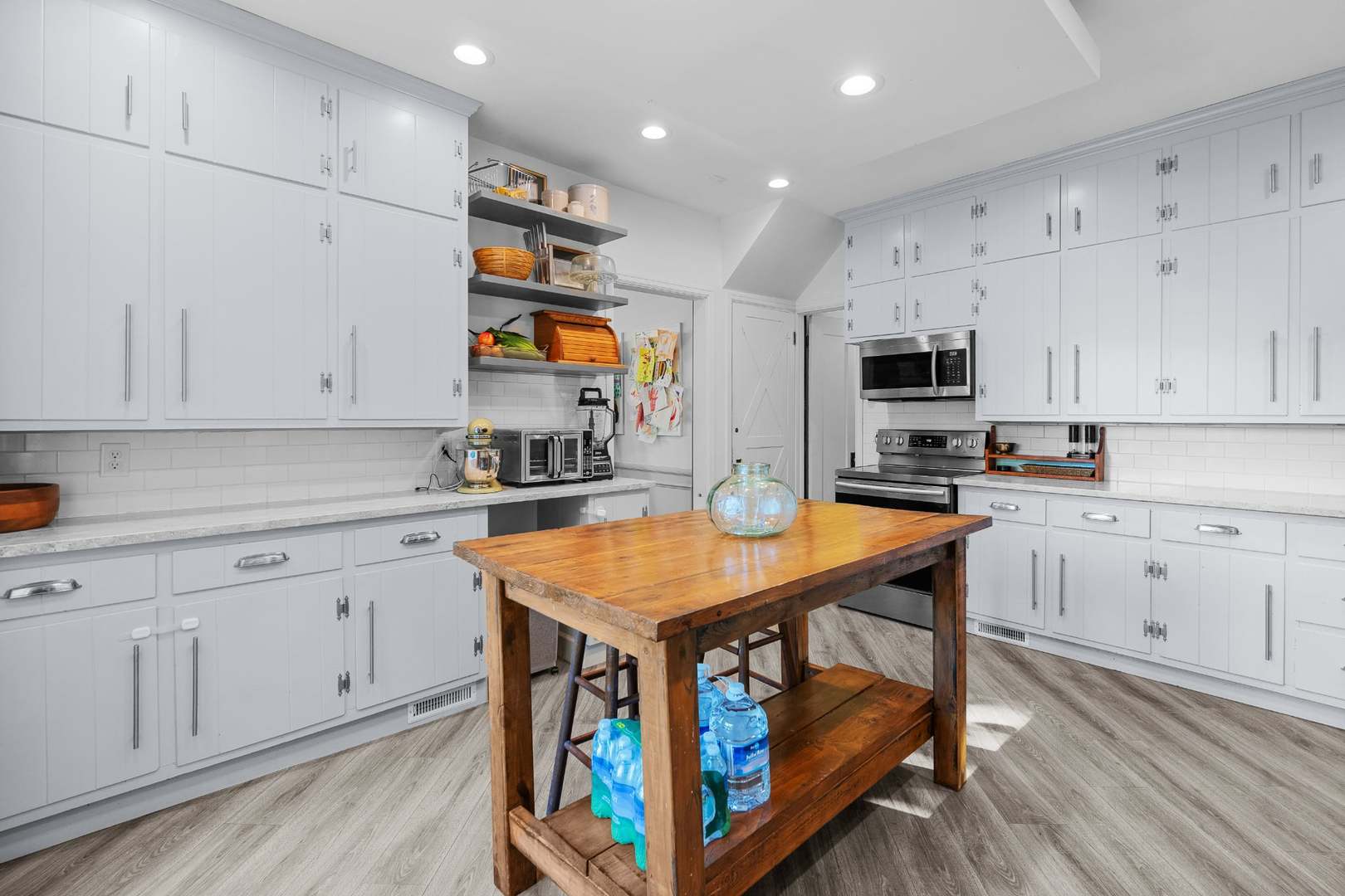 1187 27th Street Property Photo 8