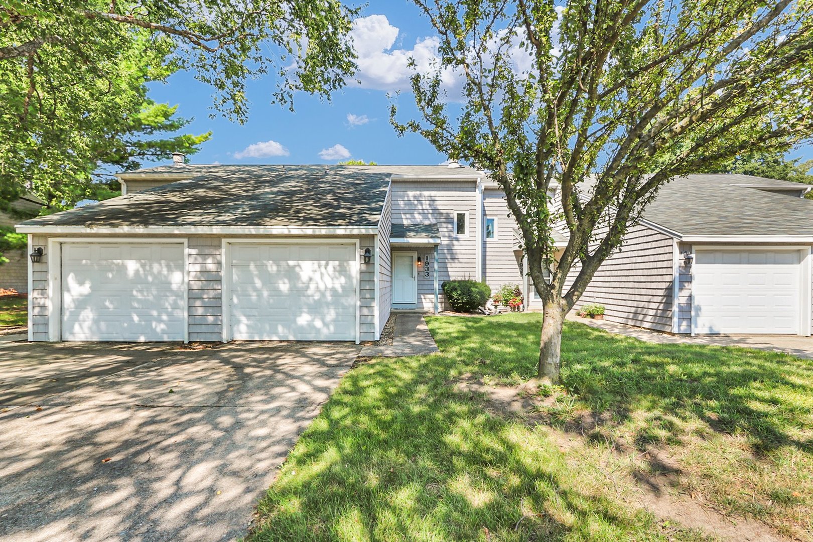 1933 Blackthorn Drive Property Photo 1