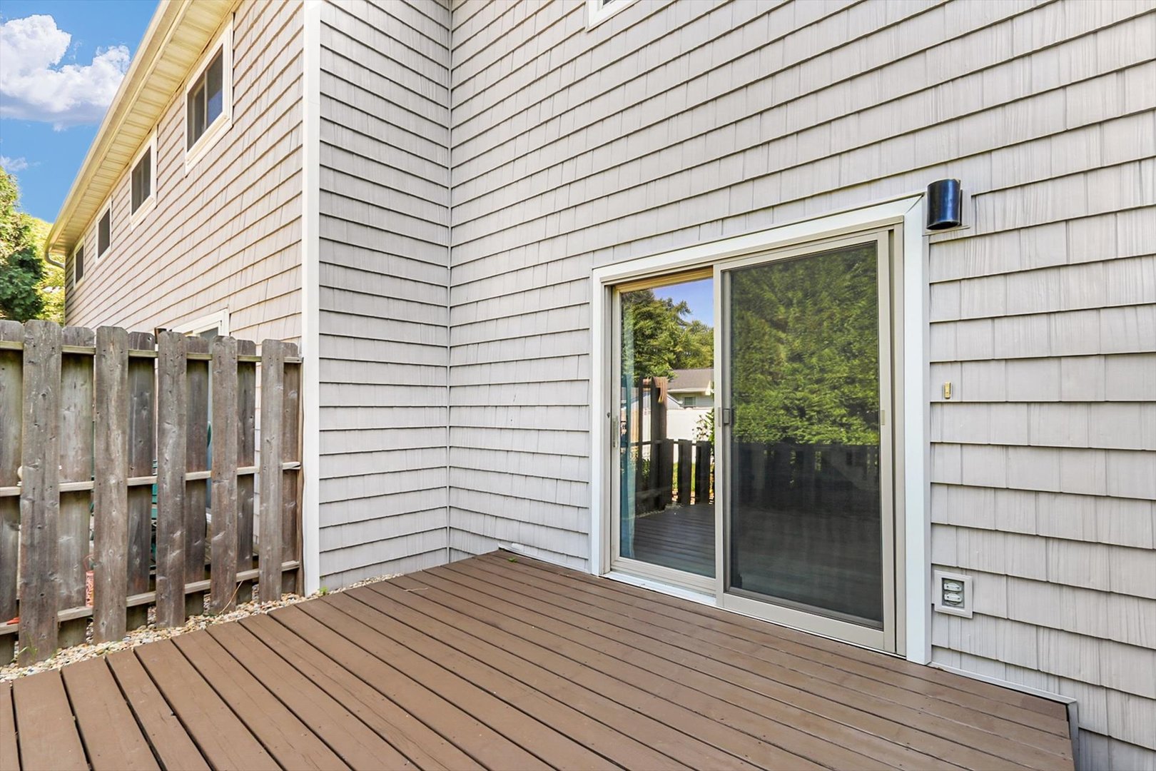 1933 Blackthorn Drive Property Photo 4