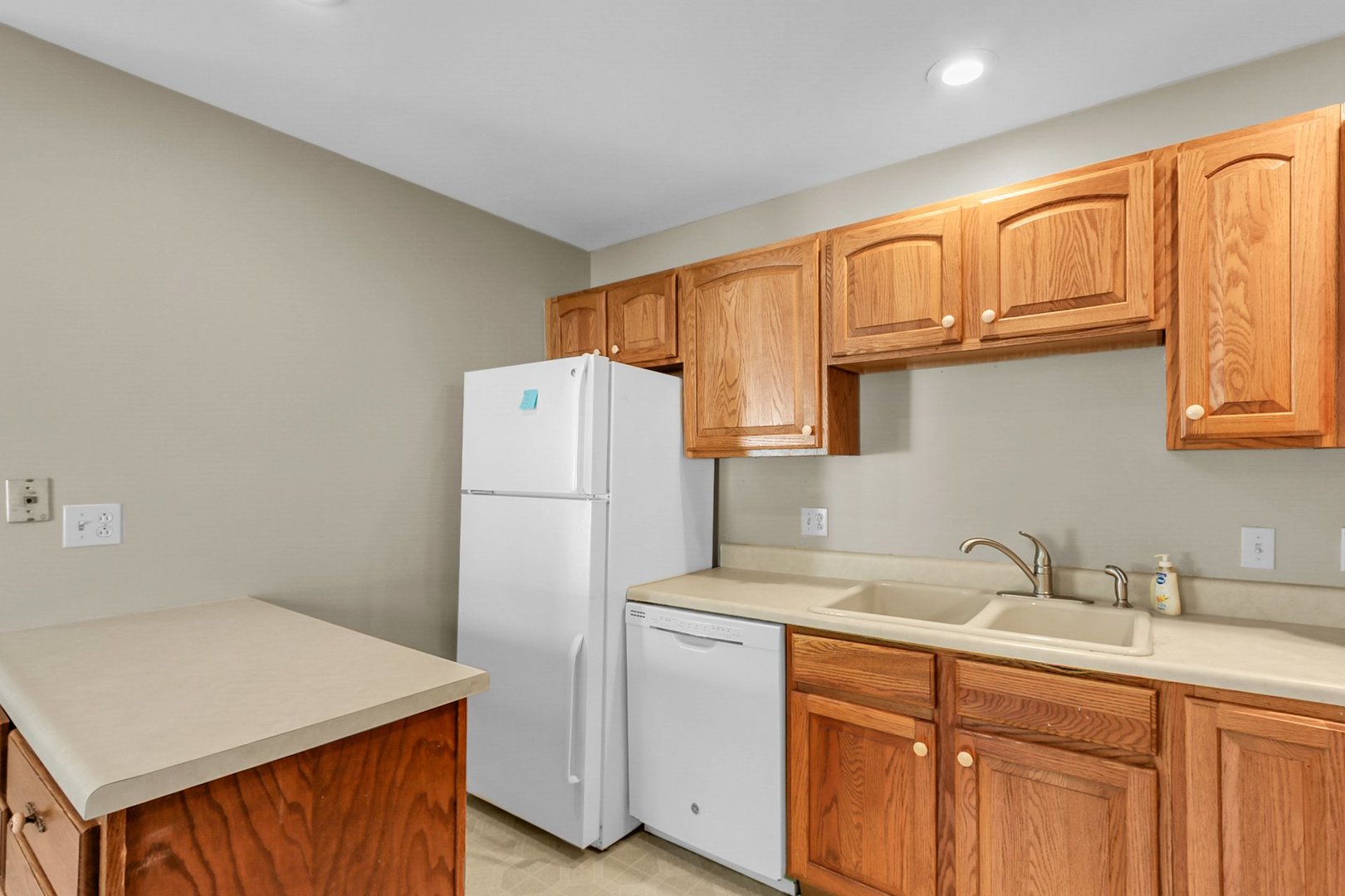 1933 Blackthorn Drive Property Photo 13