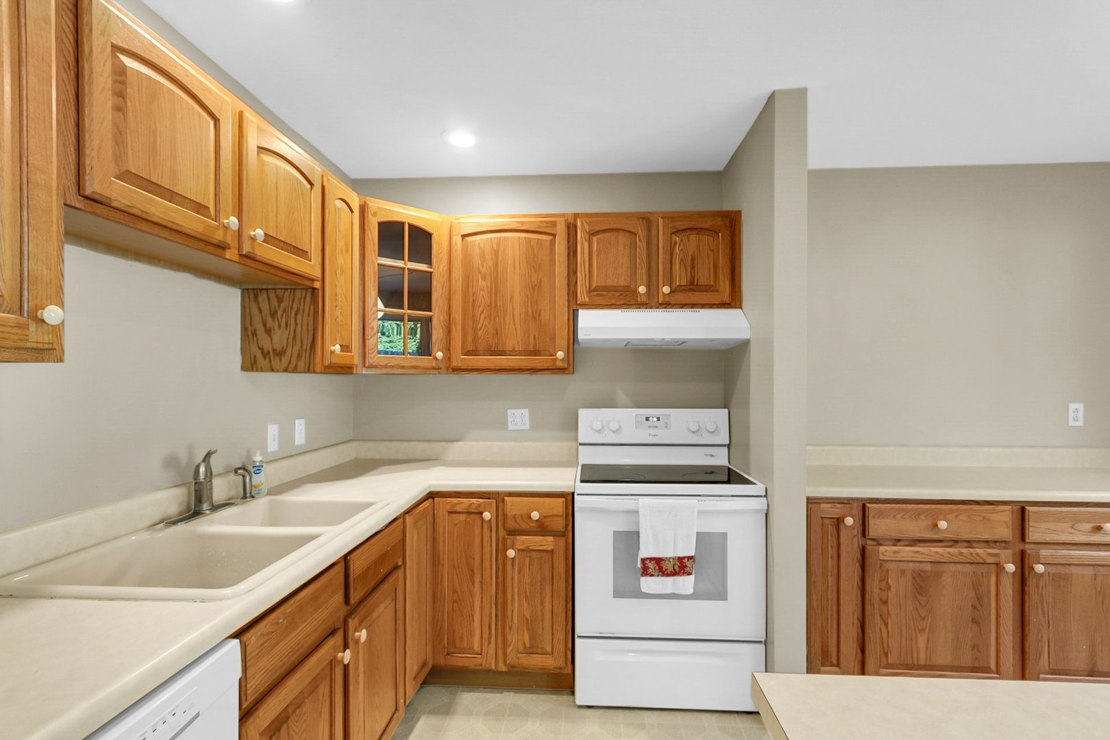 1933 Blackthorn Drive Property Photo 15