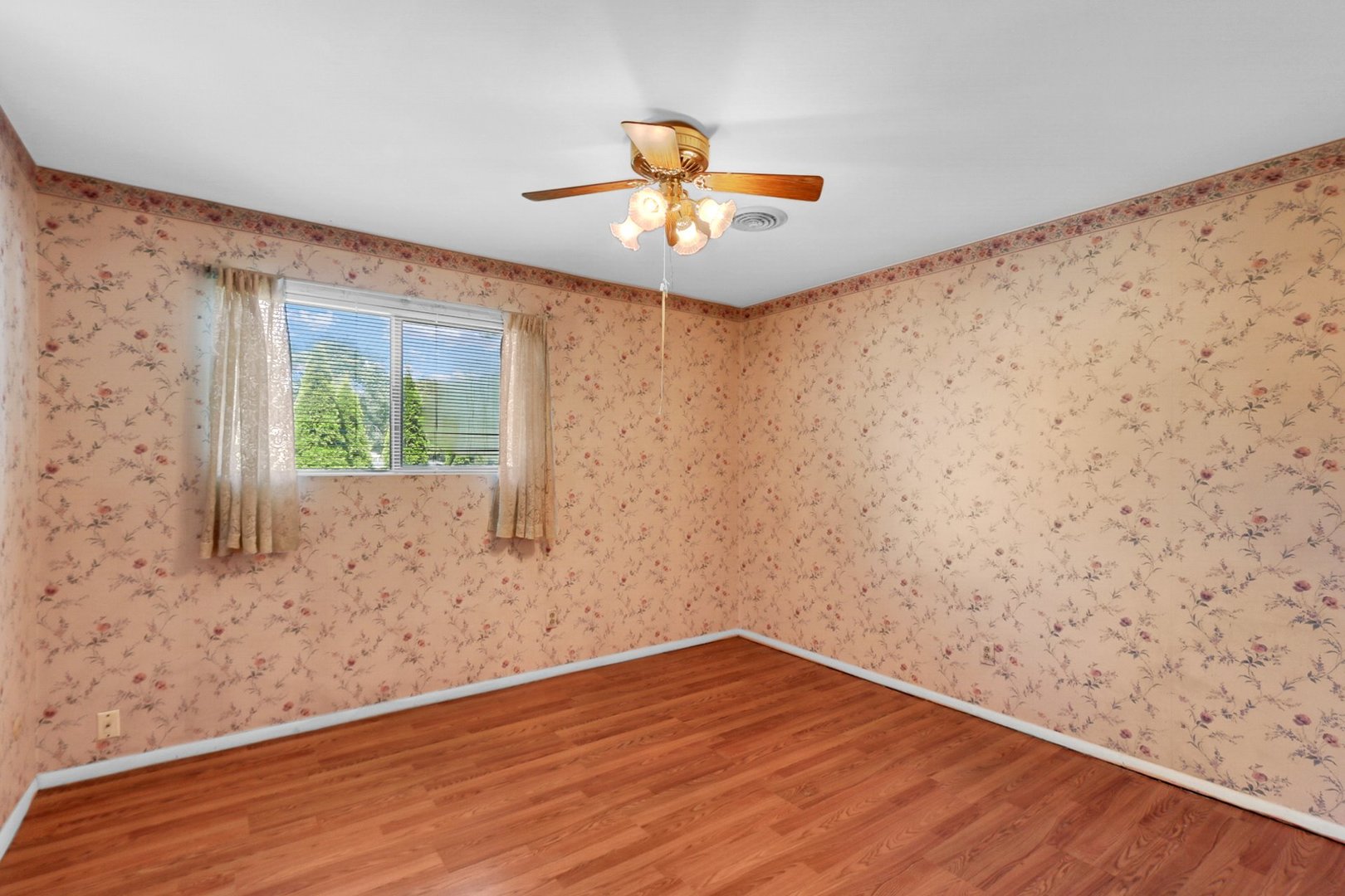 1933 Blackthorn Drive Property Photo 17