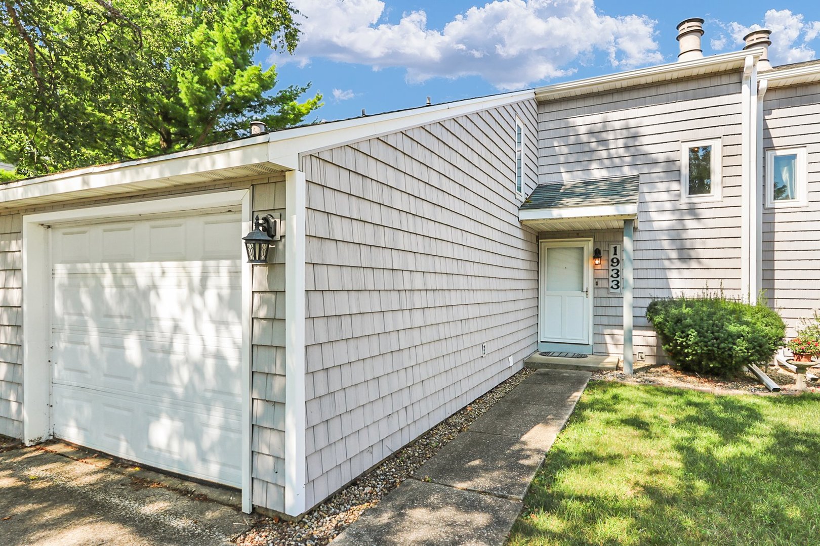 1933 Blackthorn Drive Property Photo 30