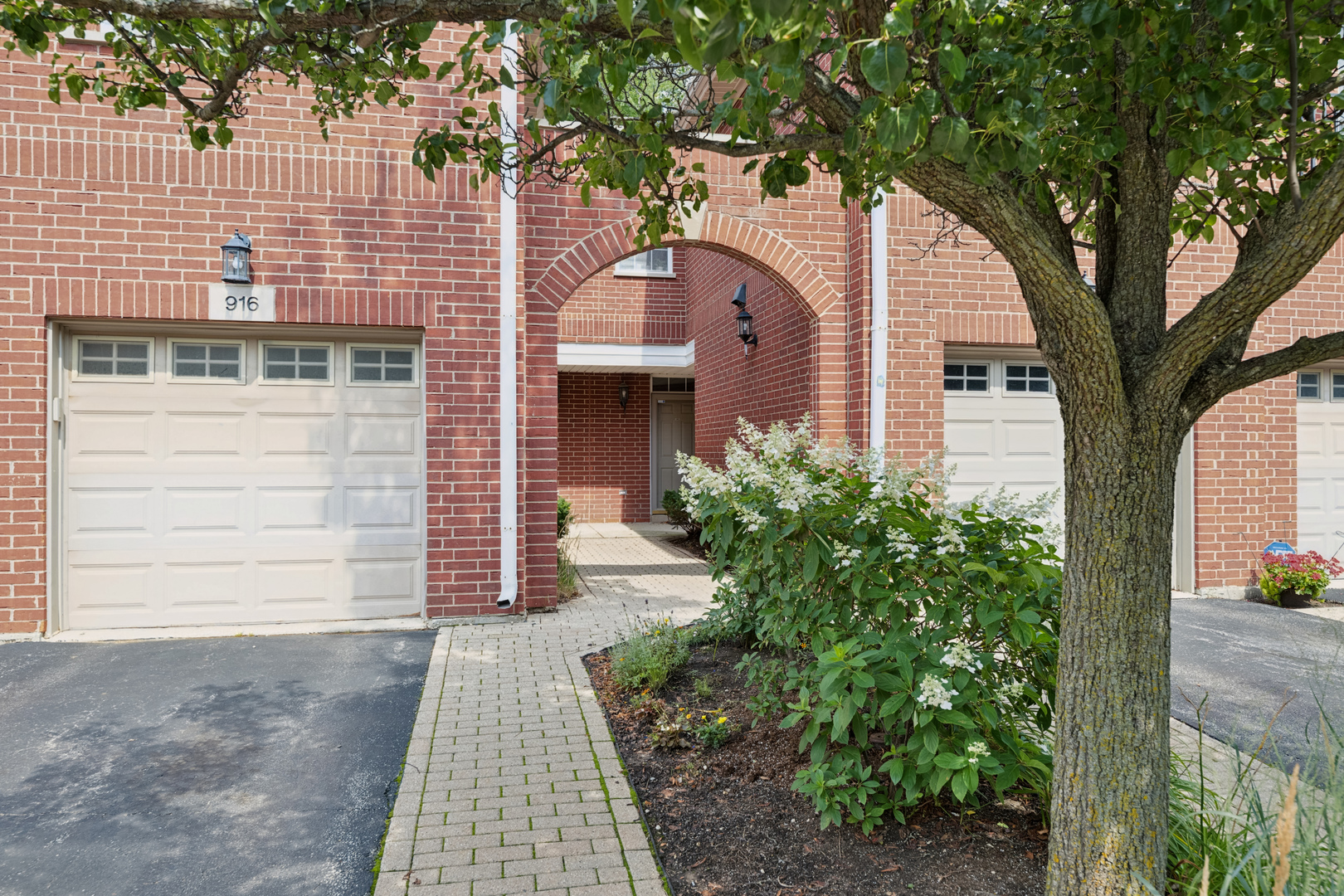 916 Enfield Drive 5-a2 Property Photo 1