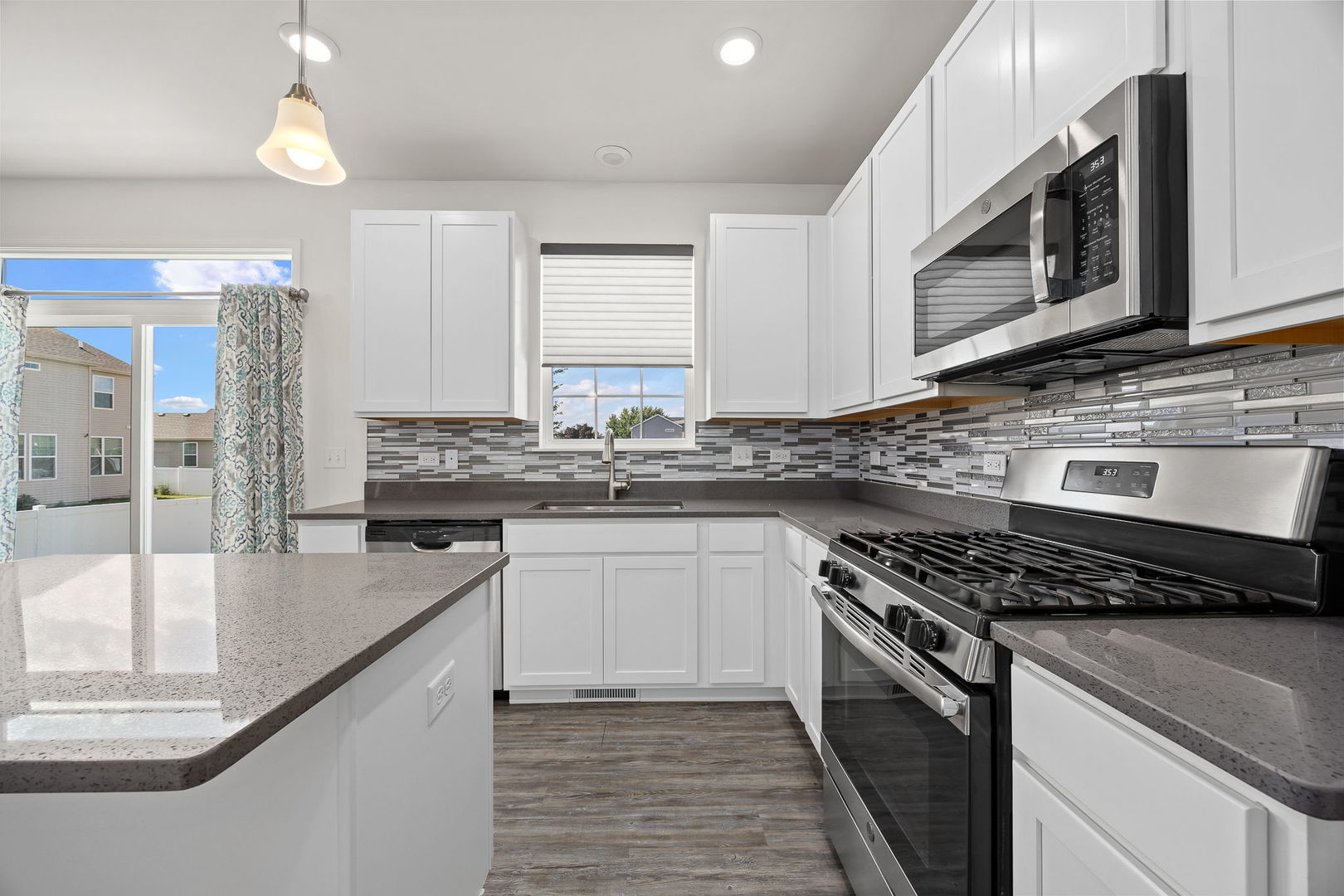 807 High Grove Drive Property Photo 4