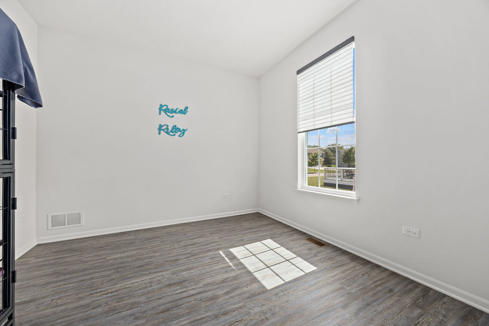 807 High Grove Drive Property Photo 14