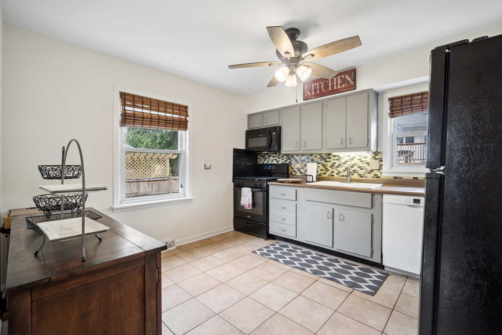 1050 E Kitson Drive Property Photo 2