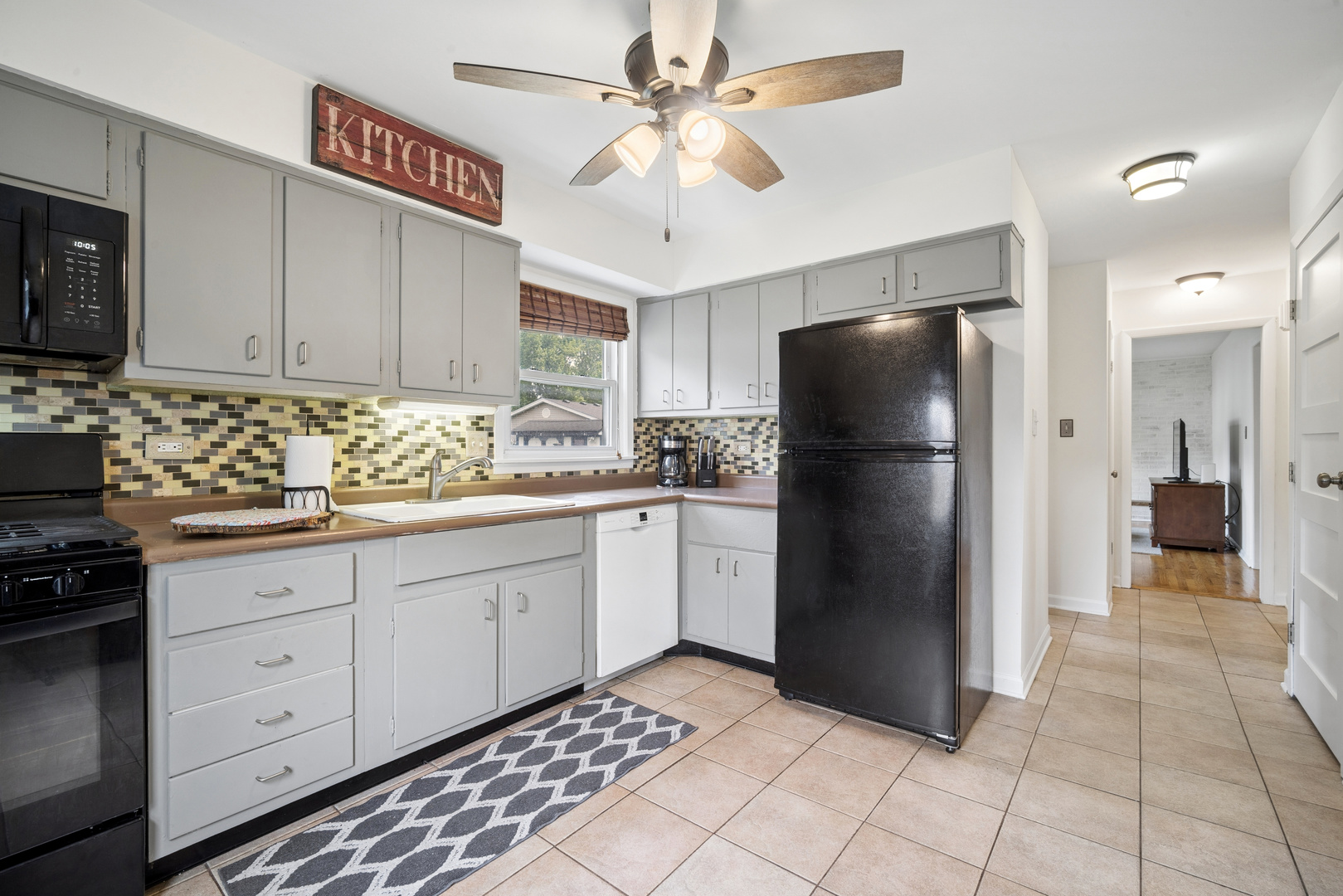 1050 E Kitson Drive Property Photo 3