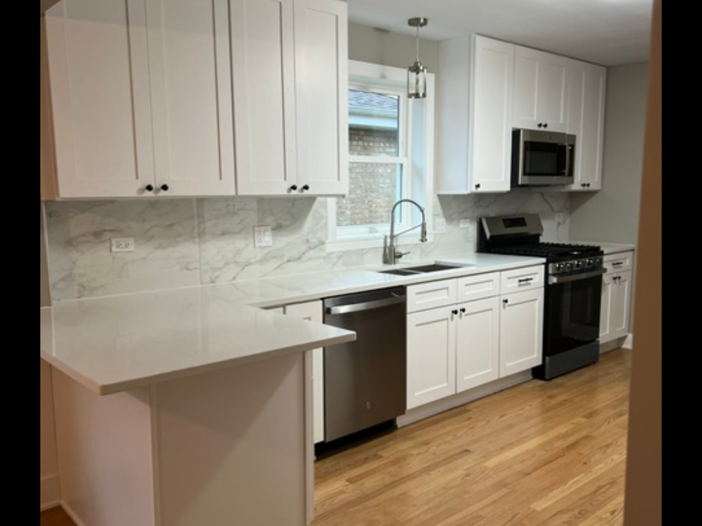 10030 S Fairfield Avenue Property Photo 4