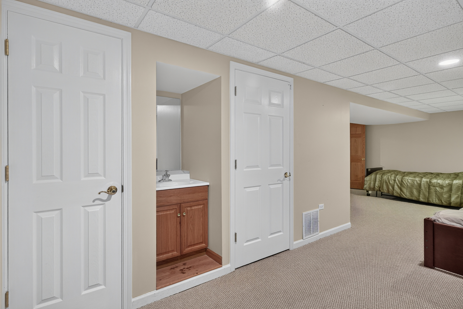 3932 Balmoral Court Property Photo 24