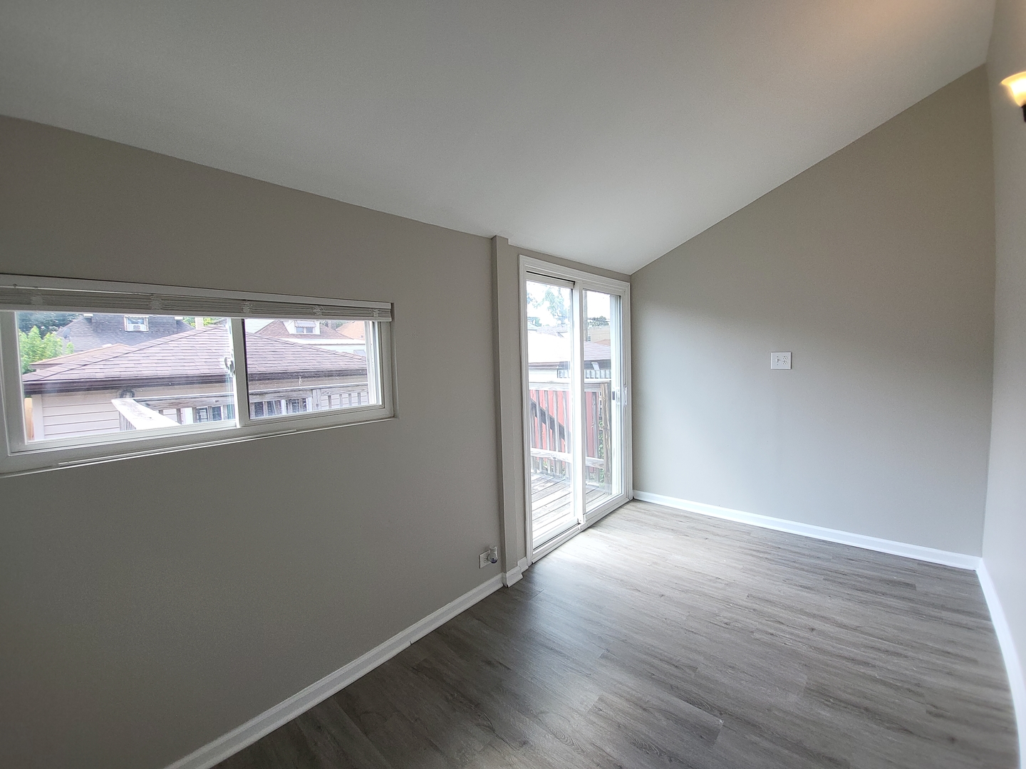 3042 N Lowell Avenue Property Photo 10