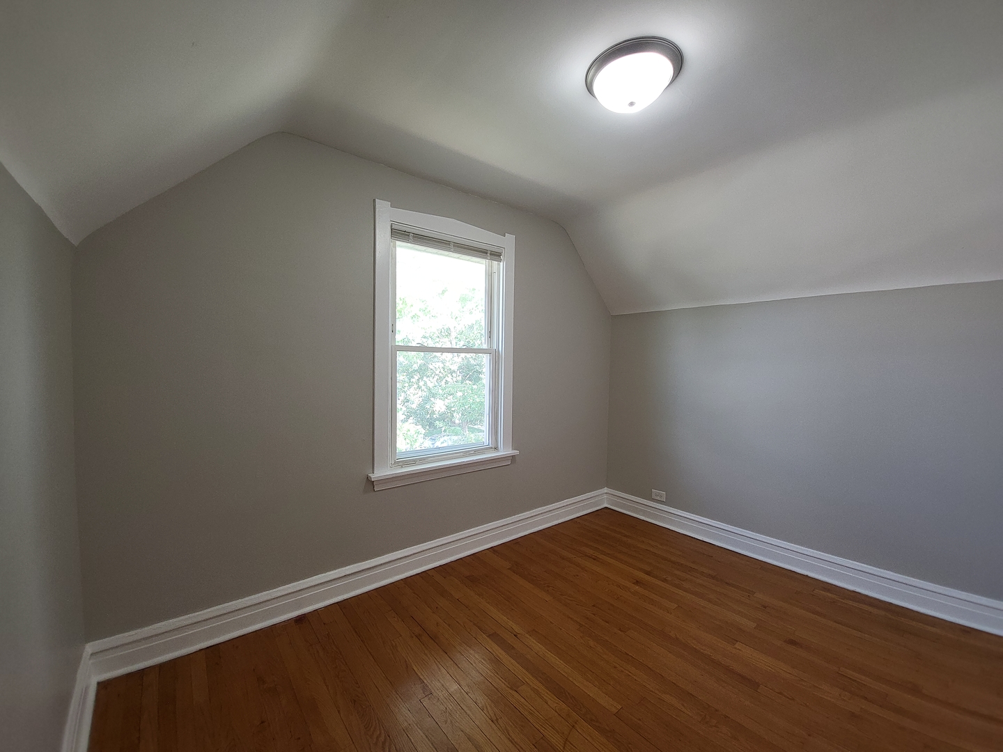 3042 N Lowell Avenue Property Photo 14