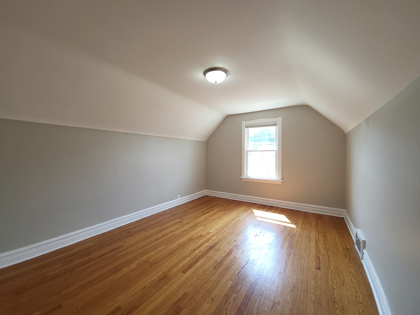 3042 N Lowell Avenue Property Photo 16
