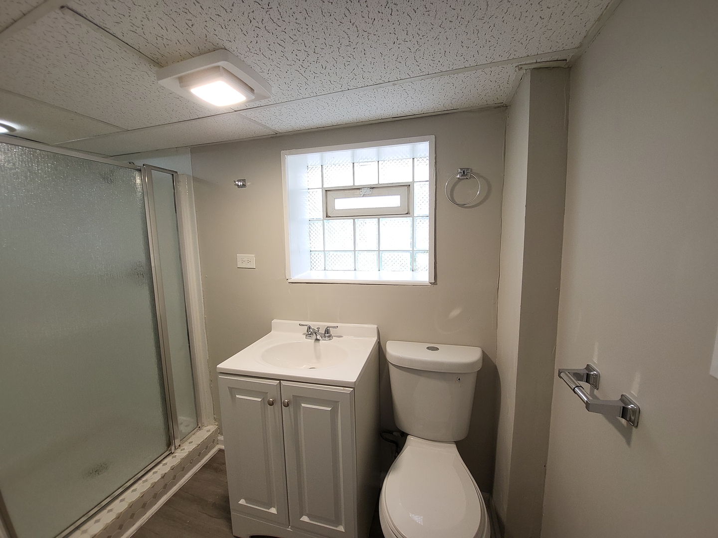3042 N Lowell Avenue Property Photo 19