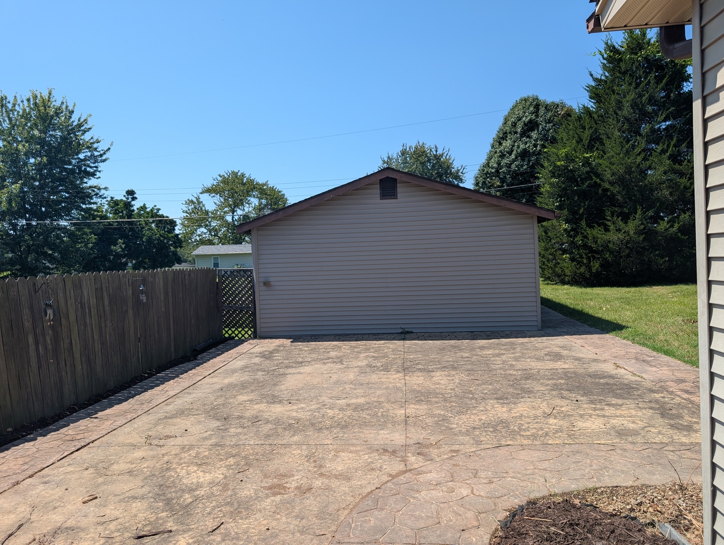 109 Belcher Street Property Photo 8