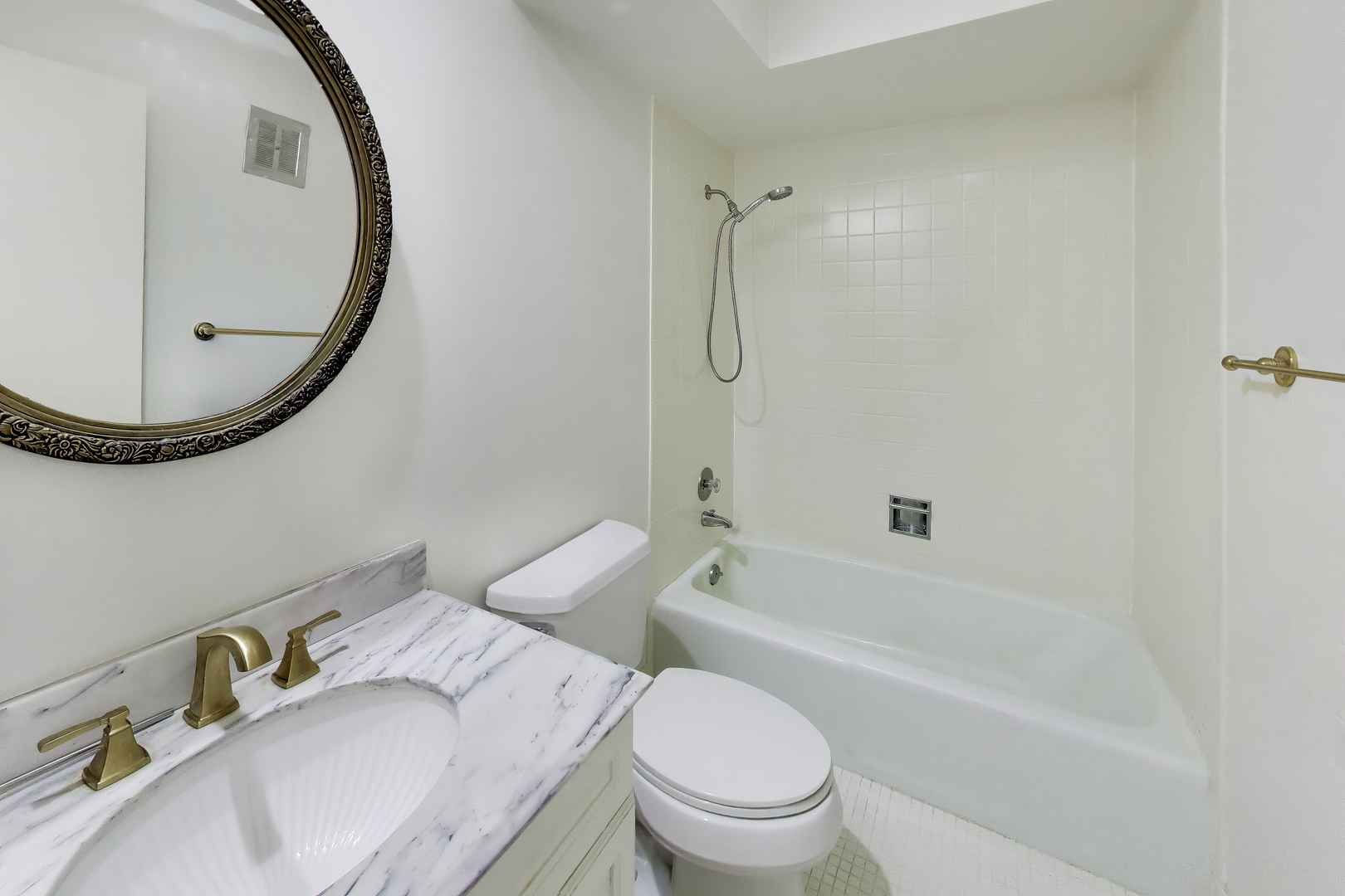 9529 Bronx Place 213 Property Photo 18
