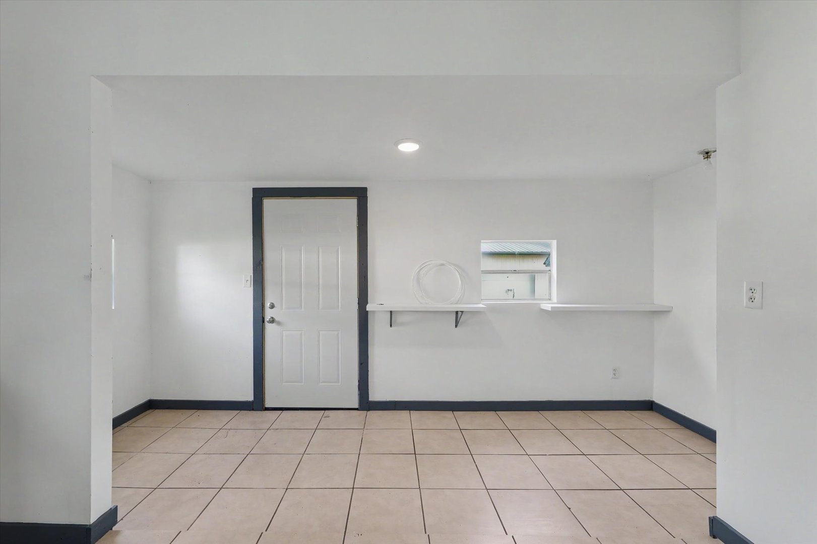205 E Holloway Street Property Photo 16