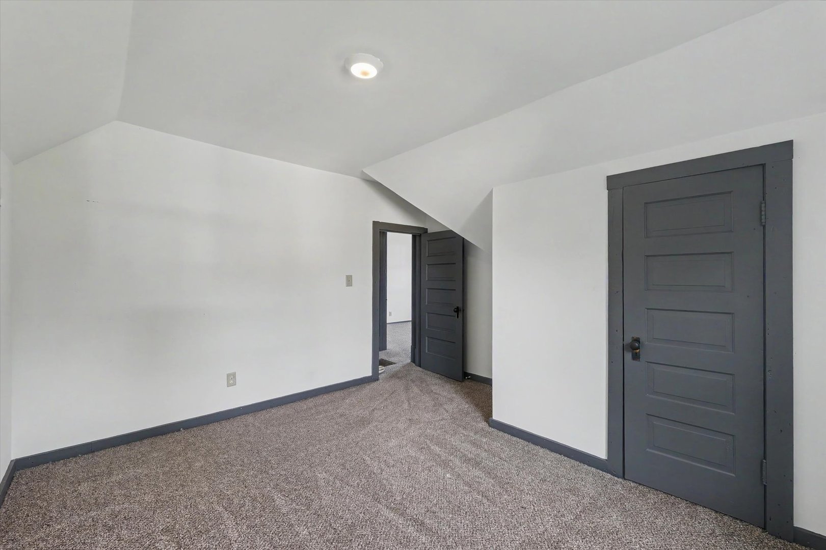 205 E Holloway Street Property Photo 22