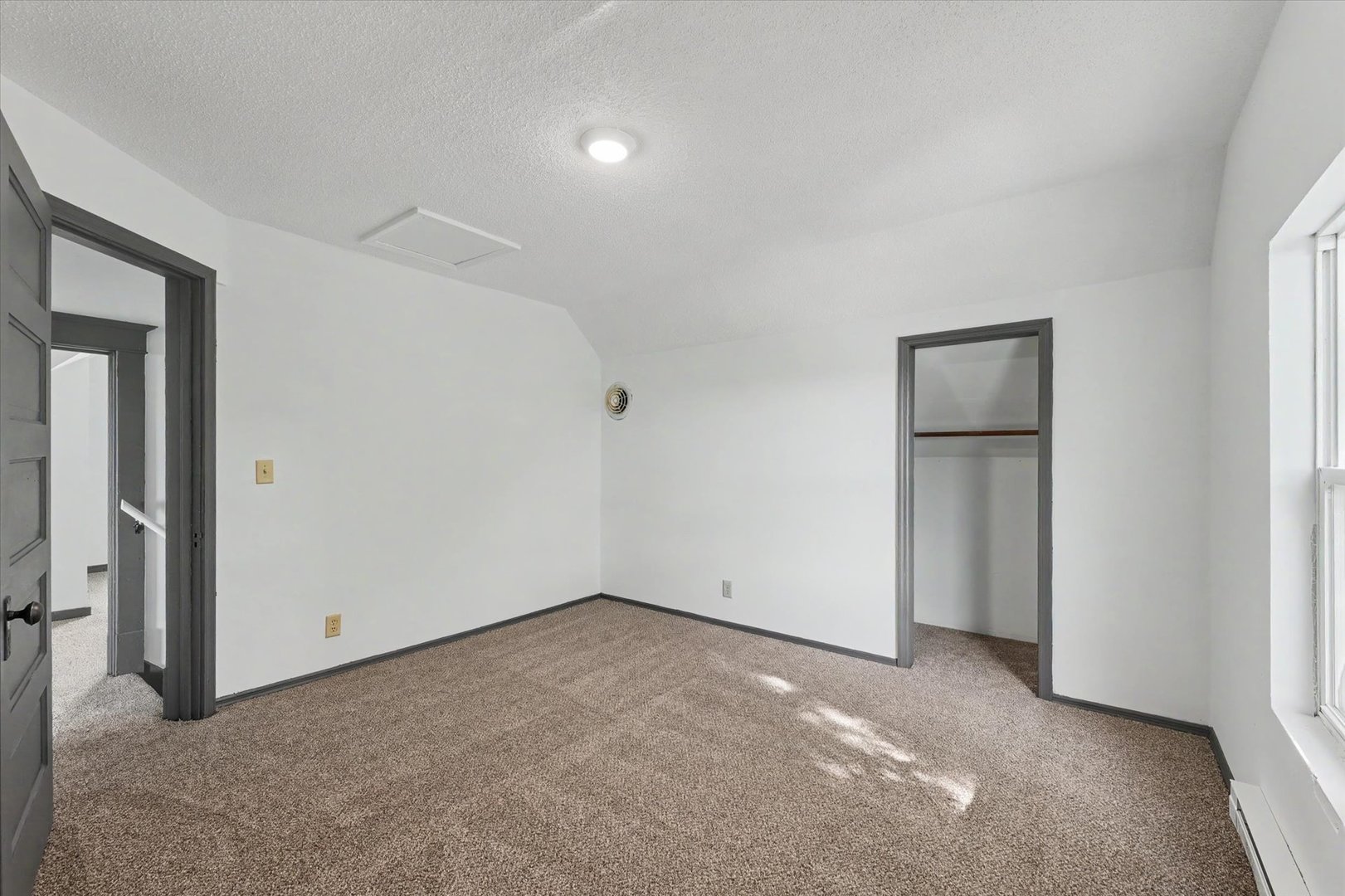 205 E Holloway Street Property Photo 26