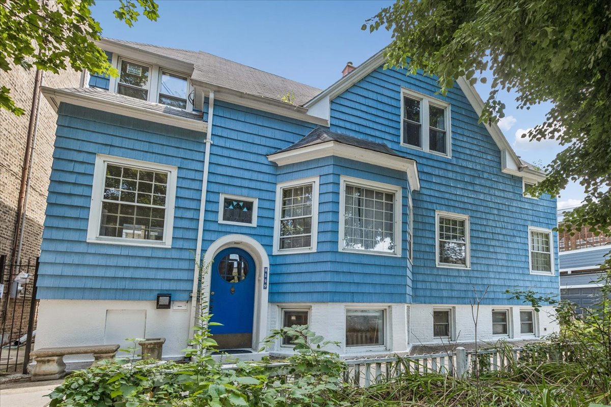 4149 N Wolcott Avenue Property Photo 1