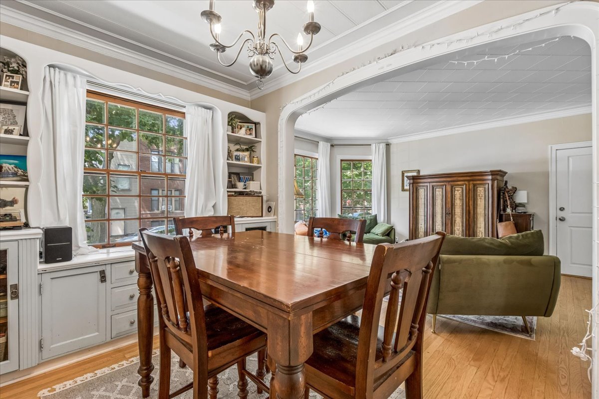 4149 N Wolcott Avenue Property Photo 4