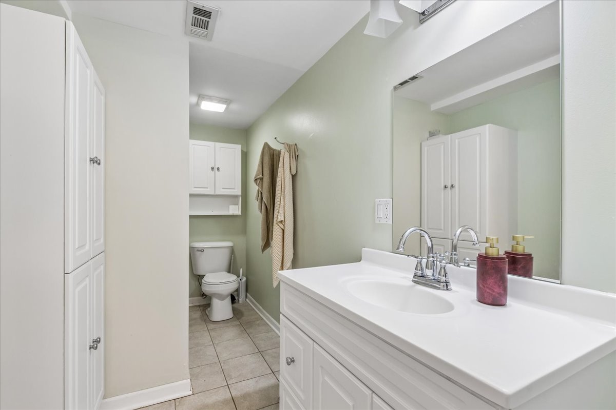 4149 N Wolcott Avenue Property Photo 12
