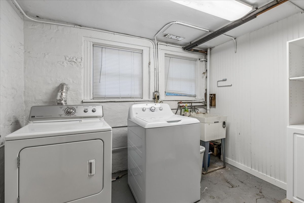 4149 N Wolcott Avenue Property Photo 13