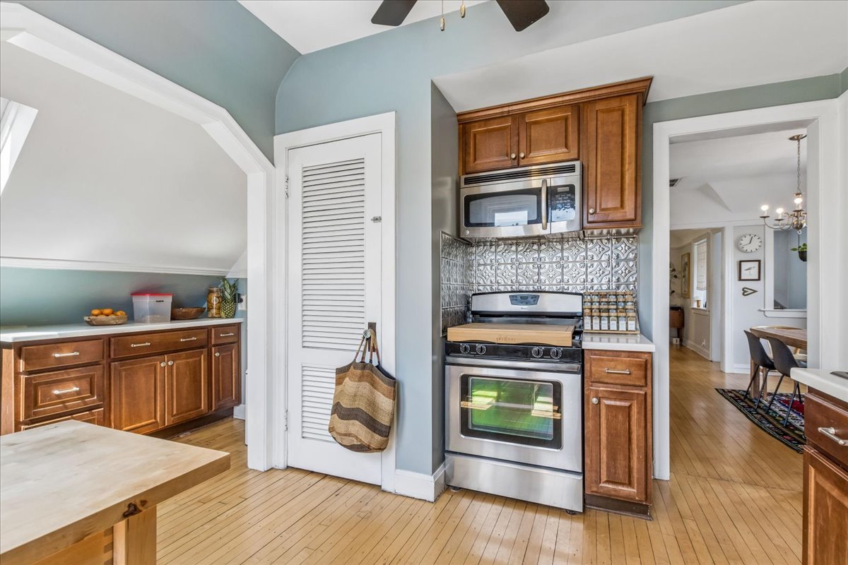 4149 N Wolcott Avenue Property Photo 20
