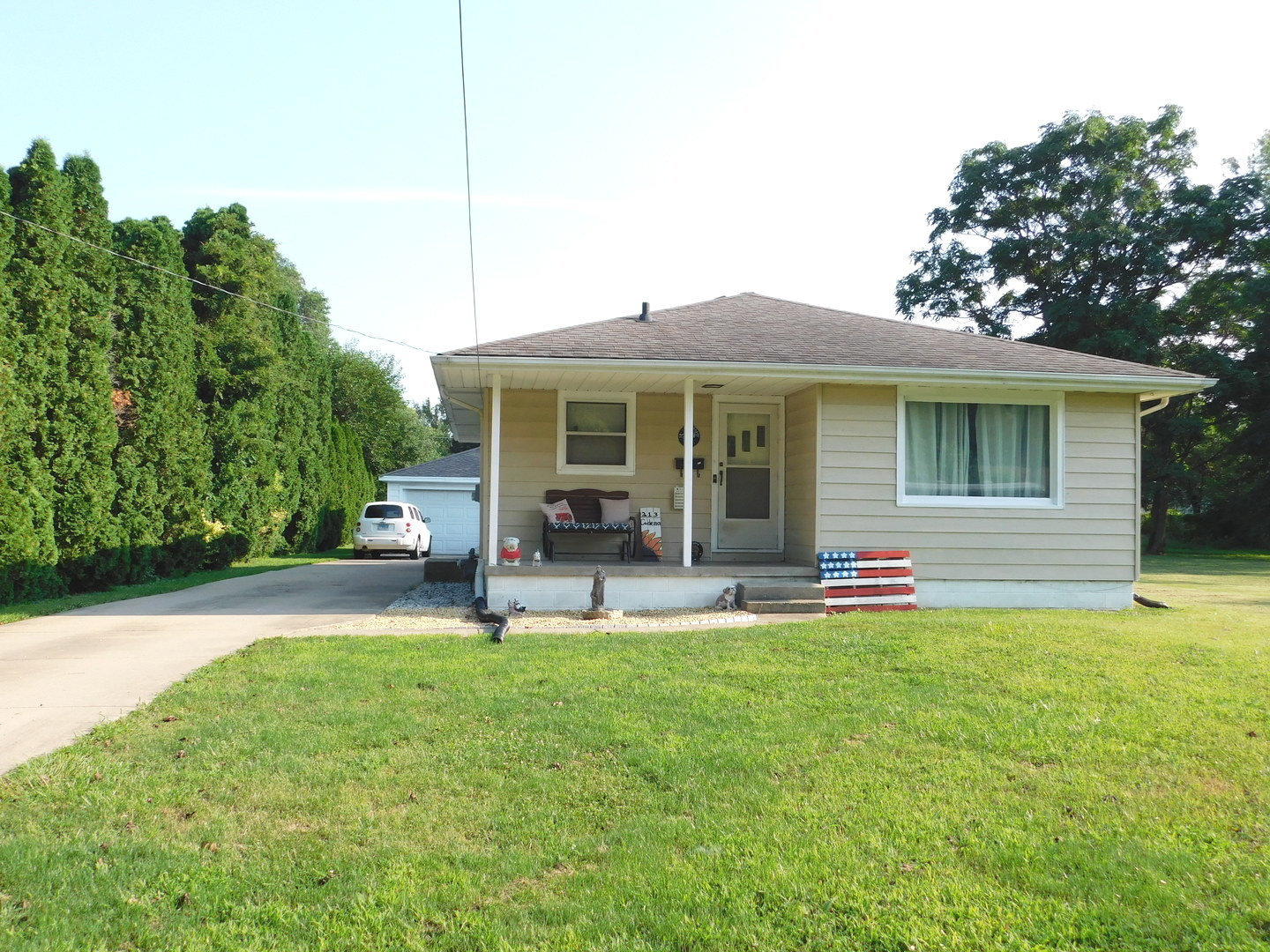 213 Sangamon Street Property Photo 1