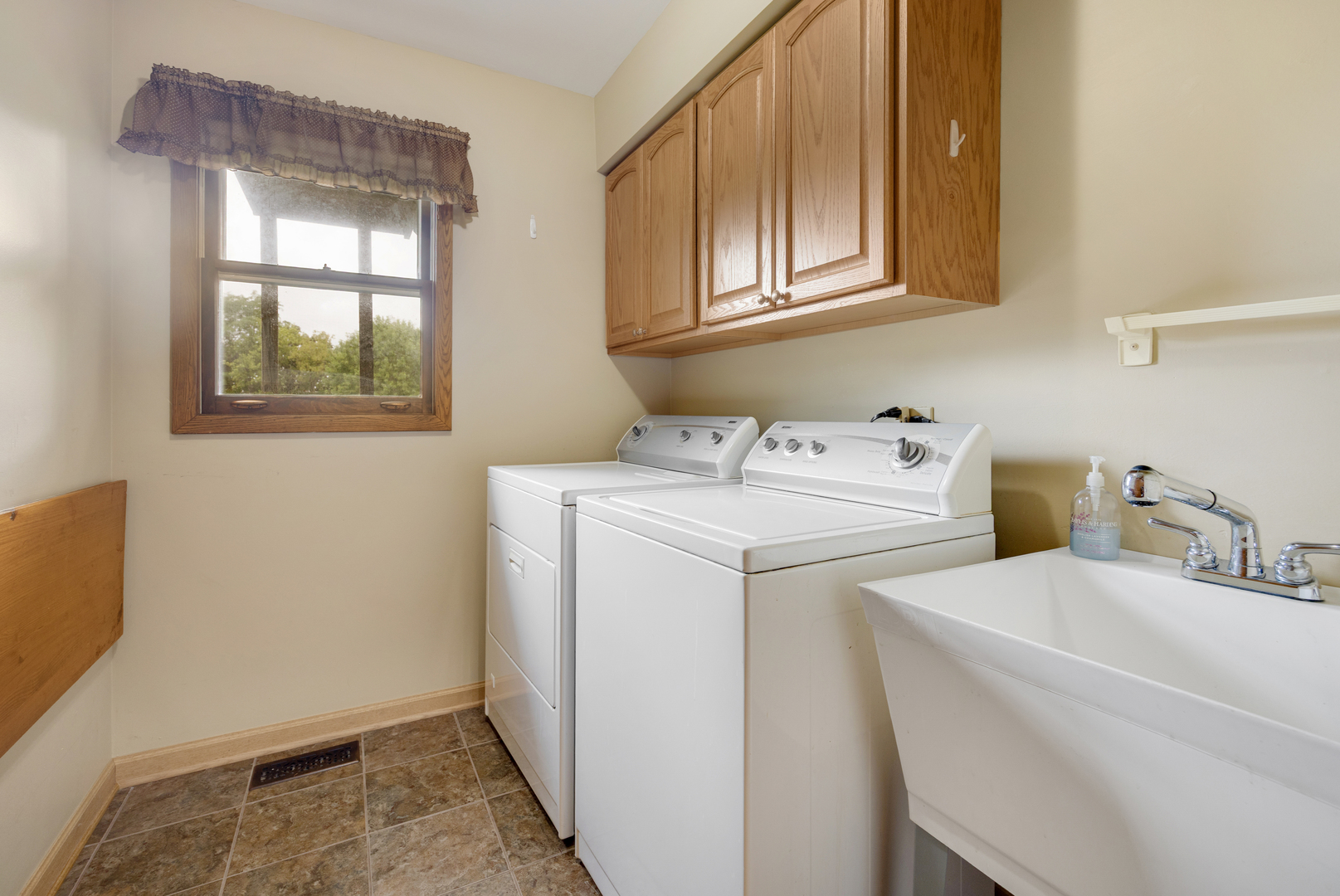 1150 Anne Court Property Photo 12