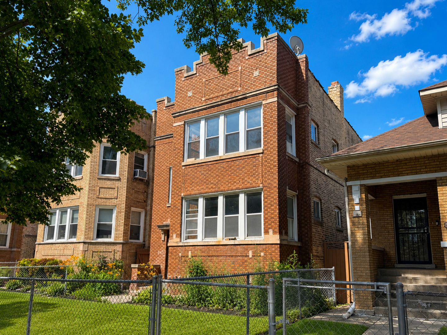 5536 N Spaulding Avenue G Property Photo 1