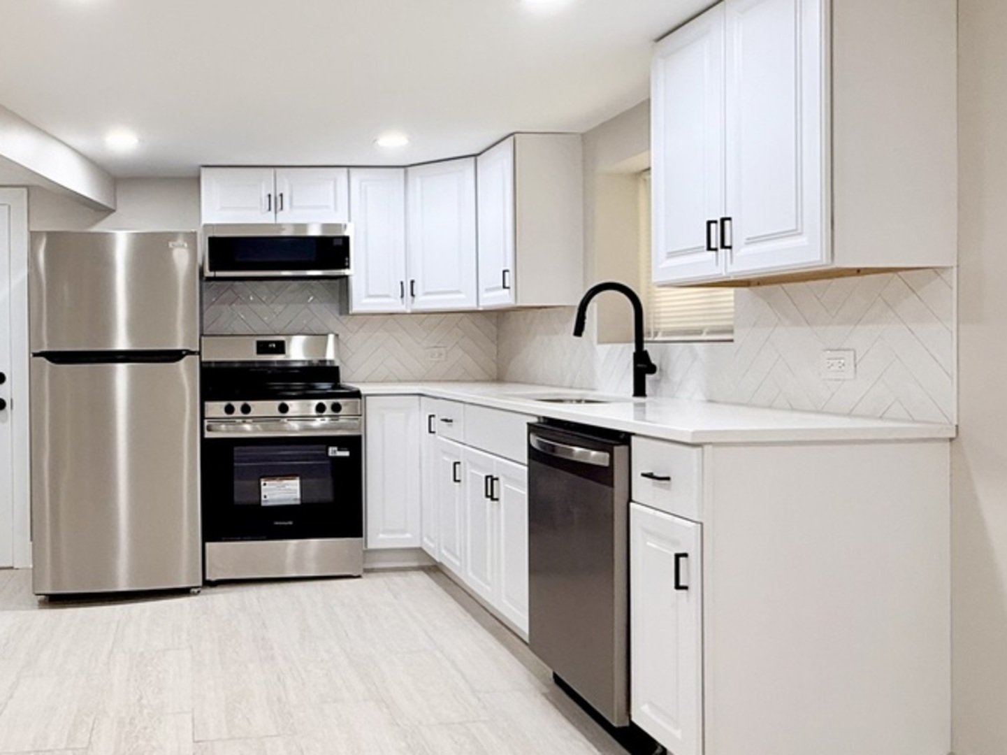 5536 N Spaulding Avenue G Property Photo 4