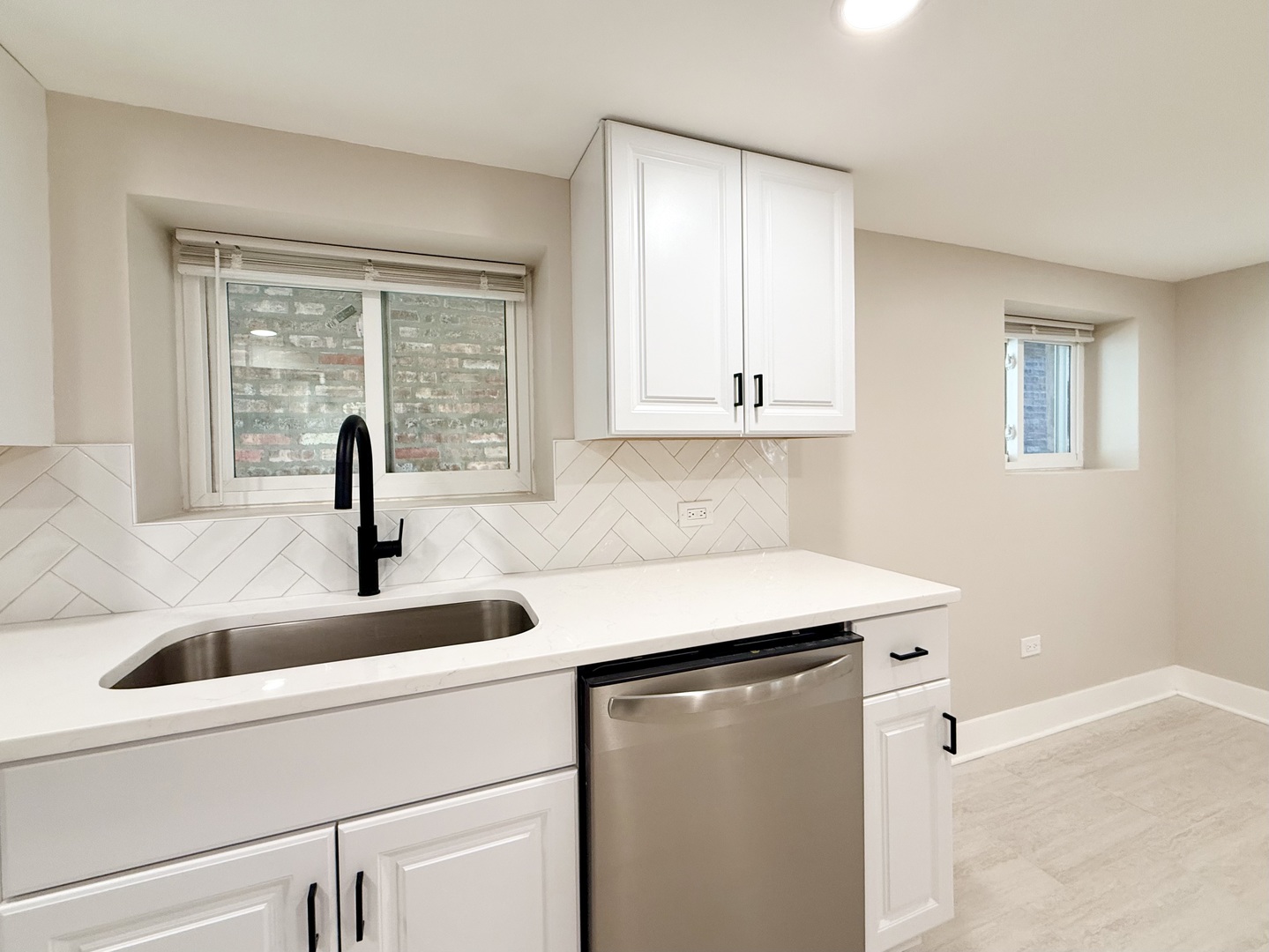 5536 N Spaulding Avenue G Property Photo 5