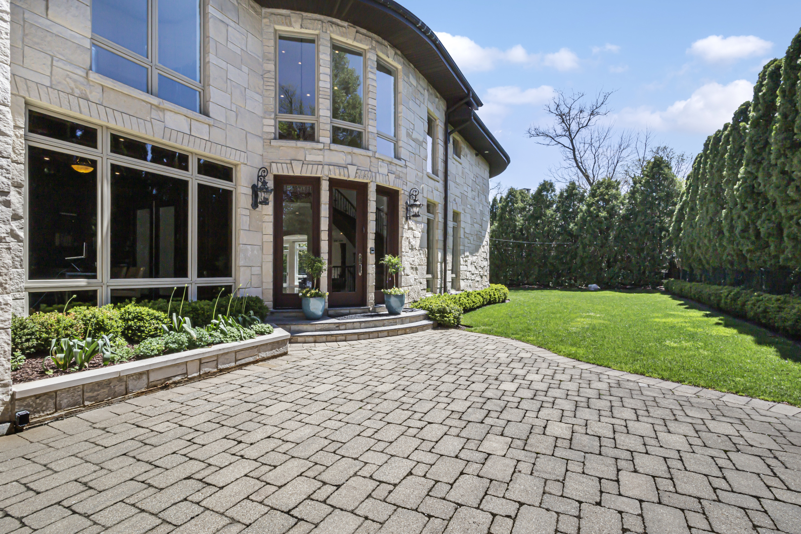 70 Harbor Street Property Photo 4