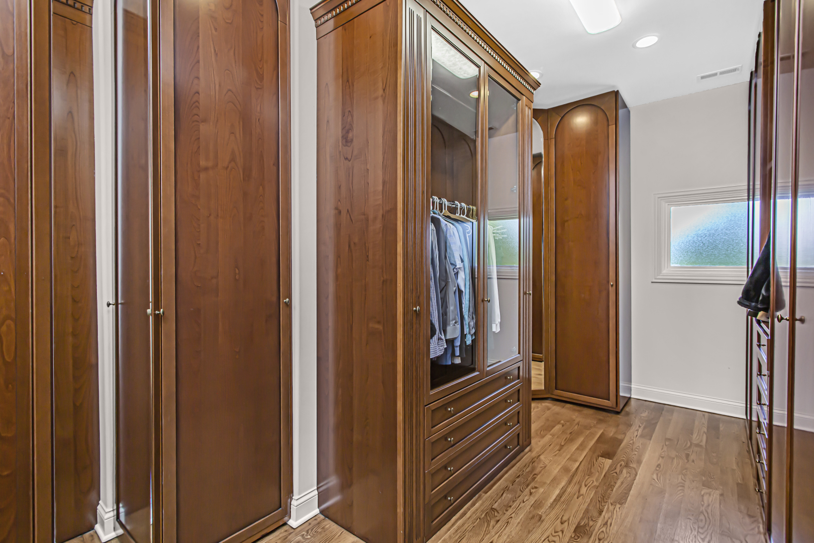 70 Harbor Street Property Photo 39